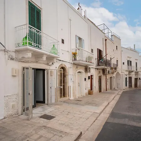 Guesthost - Dimora Barbieri & Relax Apartman Ostuni